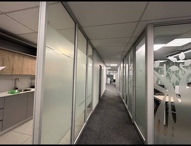 533M² OFFICE TO LET IN DORINGKLOOF